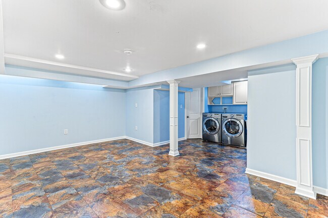Building Photo - 39890 Edmundton St