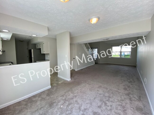 Building Photo - Charming Condo in Greenwood Close to Every...