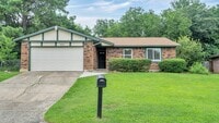 Building Photo - Beautifully Redone 3 Bedroom House! Available for Immediate Move in!