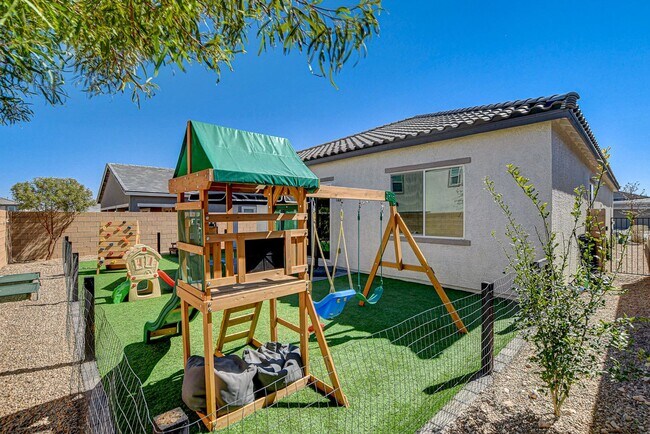 Building Photo - BEAUTIFUL 3 BED 2 BATH IN GATED MOUNTAINS ...