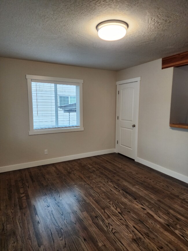 Building Photo - 3BR With Newer Updates