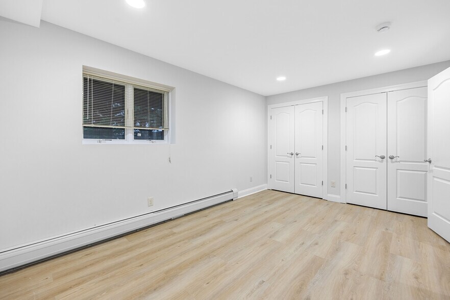 Building Photo - 258 4th St