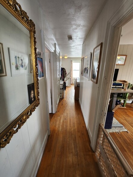 Hallway - 109 High St