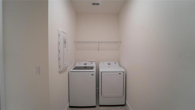 Building Photo - 4887 Cross Pr Pkwy