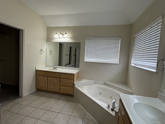 Building Photo - 7033 Bevington Dr