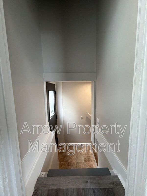 Building Photo - 126 S 28th St