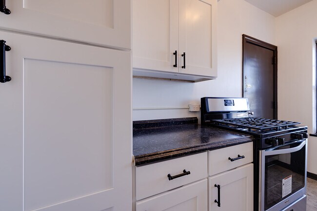 Building Photo - Windsor Terrace Apartments