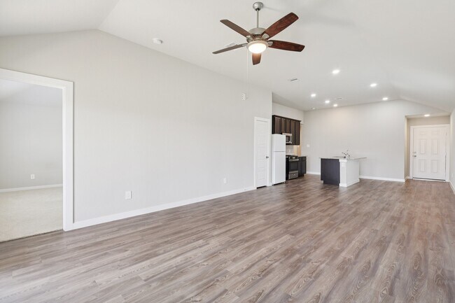 Building Photo - 920 Gentle Moss Dr