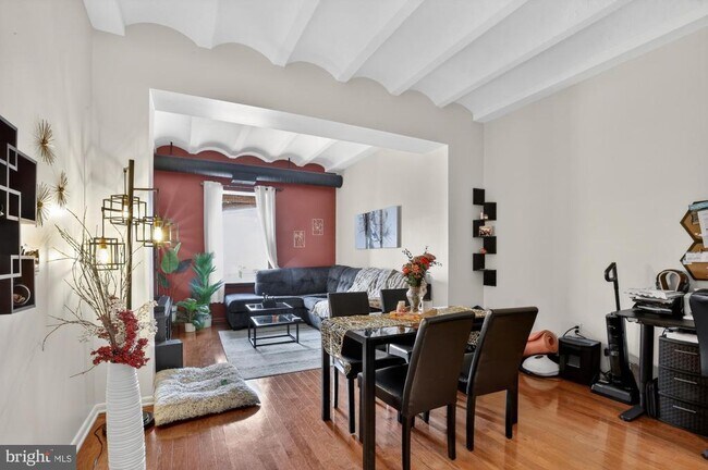 Building Photo - 825 N 29th St