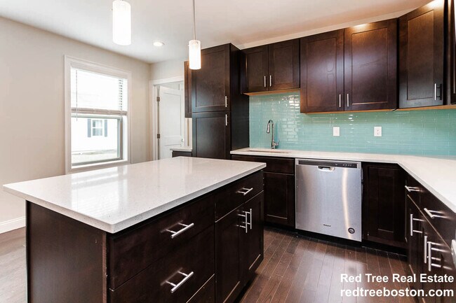 Building Photo - 476 Fulton St