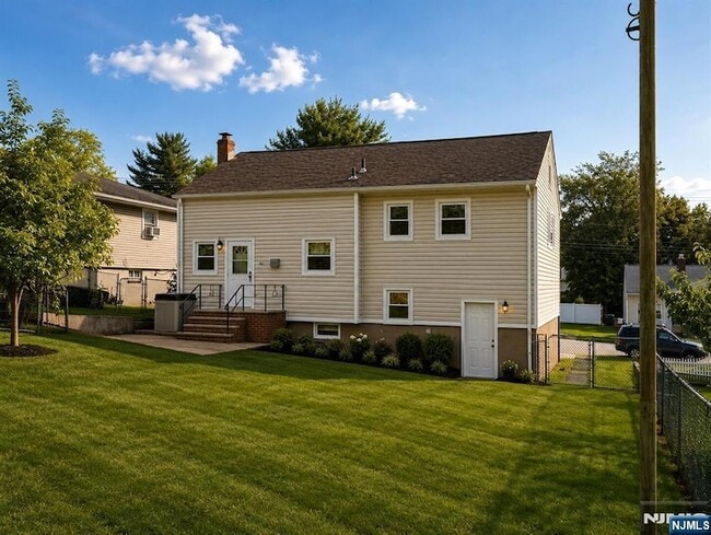 Building Photo - 432 Hamilton Pl