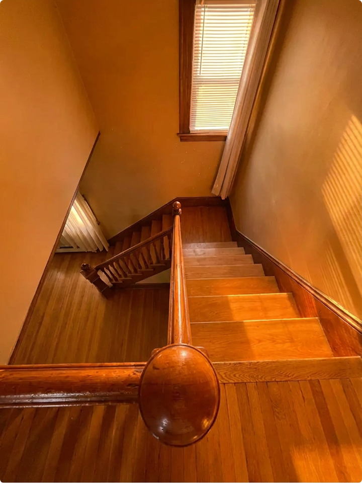 Main Staircase - 16 Boston Ave