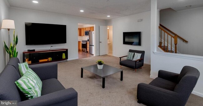 Building Photo - 2502 Regal Pl