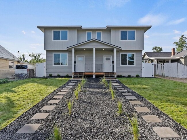 Primary Photo - 1817 Spokane