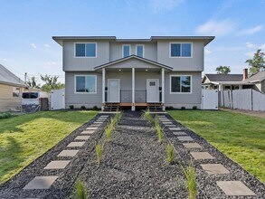 Building Photo - 1817 Spokane