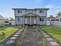 Building Photo - 1817 Spokane