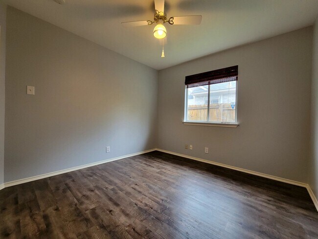Building Photo - 722 Minturn Ln