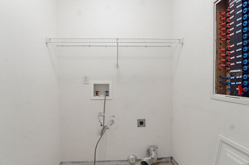 Building Photo - 164 Village Ln