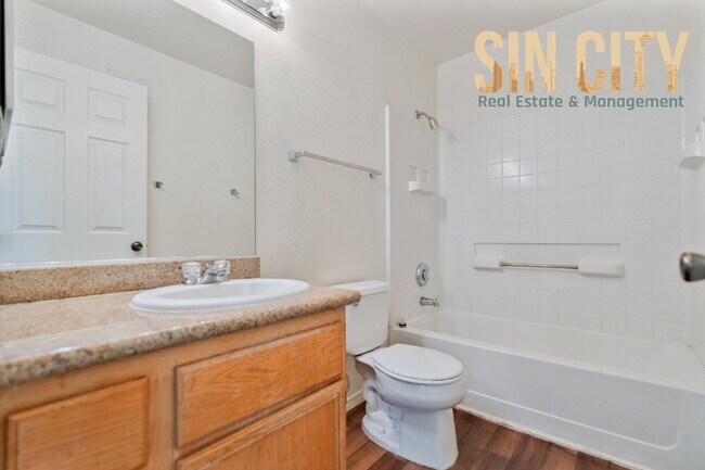 Building Photo - "Spacious 3-Bedroom Condo Oasis with 2 Baths in Vibrant Las Vegas!"