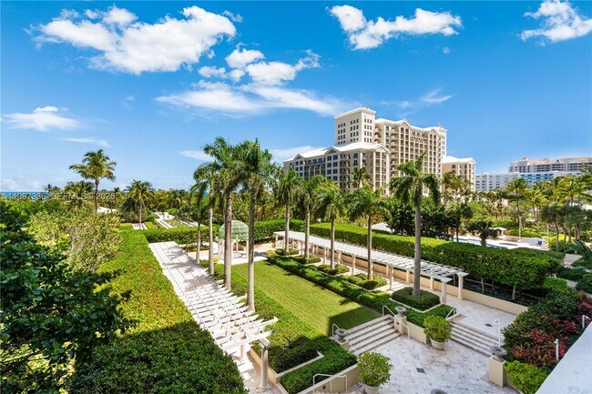 Building Photo - 445 Grand Bay Dr