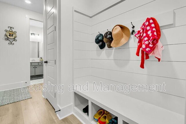 Building Photo - 245 Summer Tanager Dr