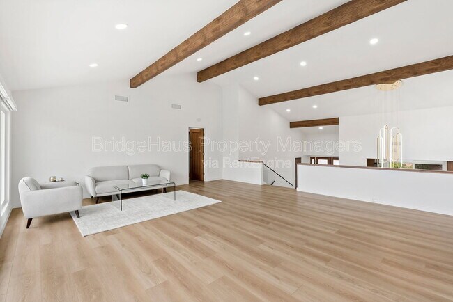 Building Photo - 2143 Caminito San Martin