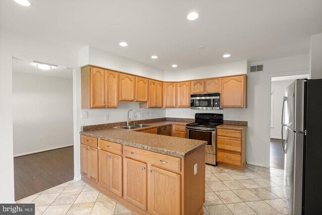 Building Photo - 8902 Huxley Ct
