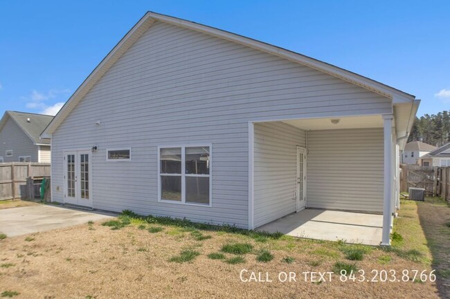 Building Photo - Charming 3 Bedroom 2 Bathroom Single Story...