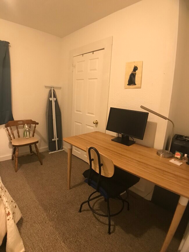 Building Photo - 1734 Olive St