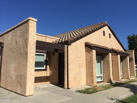 Primary Photo - Modesto 2 Bedroom 1 Bathroom Town Home