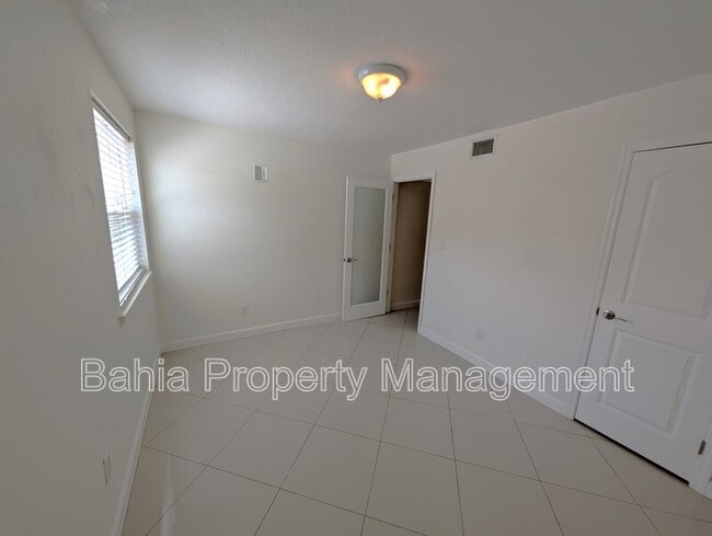 Building Photo - 7512 Dolonita Dr