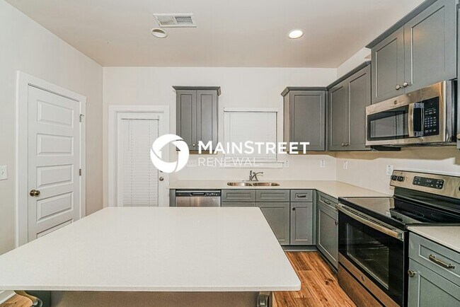 Building Photo - 4 Bedroom Pet-Friendly Home in Odenville, AL with Main Street Renewal