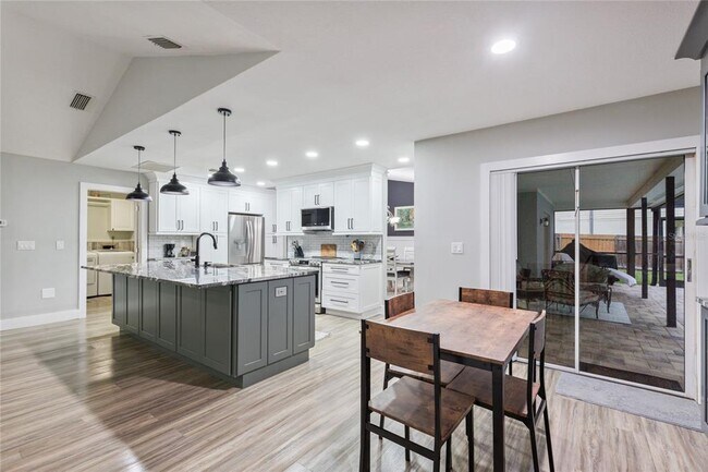 Building Photo - 2766 Buckhorn Oaks Dr