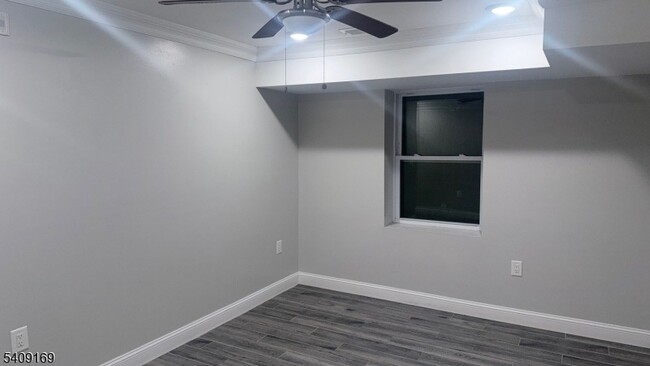 Building Photo - 549 Palisade Ave