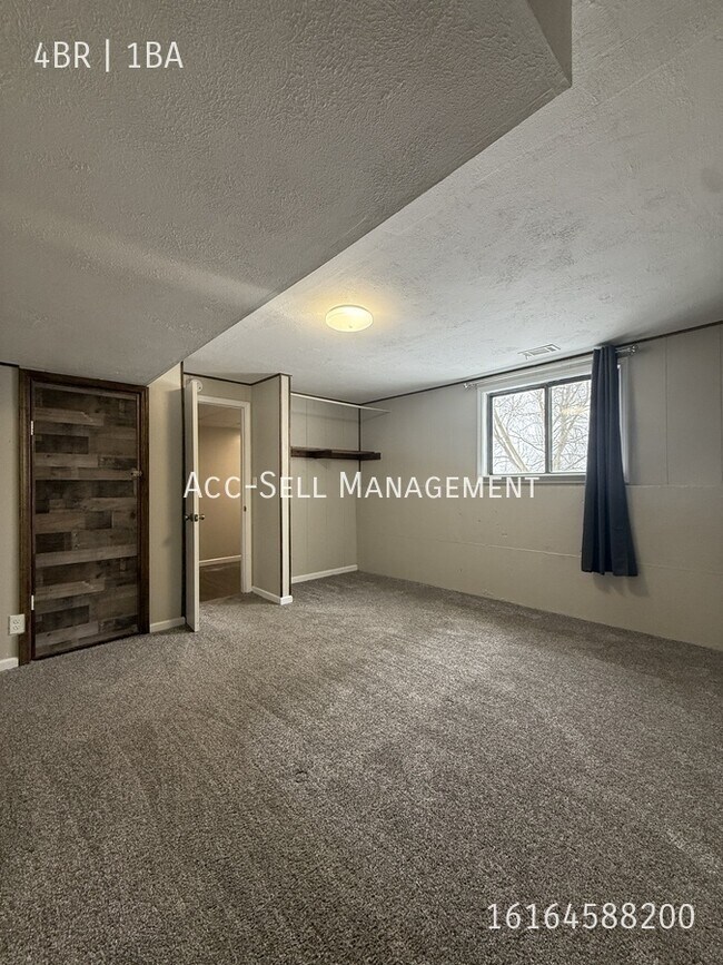 Building Photo - 5231 Rich-