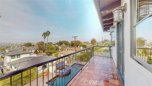 Building Photo - 227 Pso De Granada