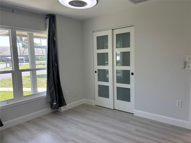 Building Photo - 996 N Beneva Rd