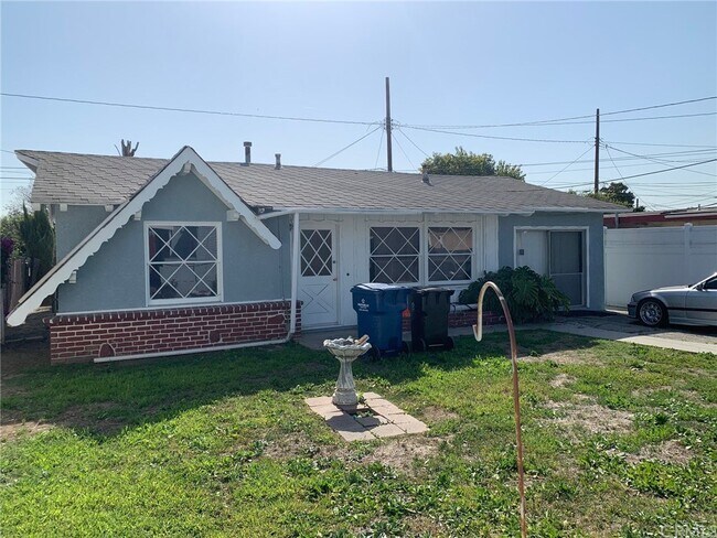 Building Photo - 12810 Dunton Dr