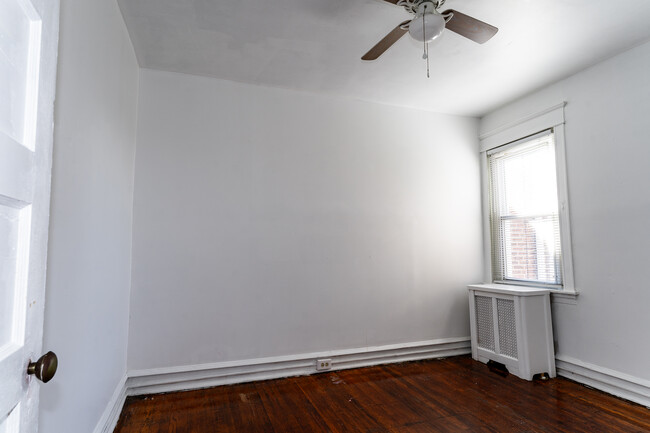 Middle Bedroom - 5316 W Columbia Ave