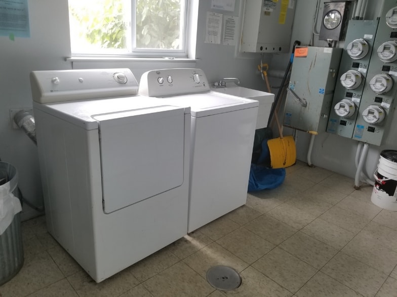 Building Photo - 9462 Bay Colony Dr