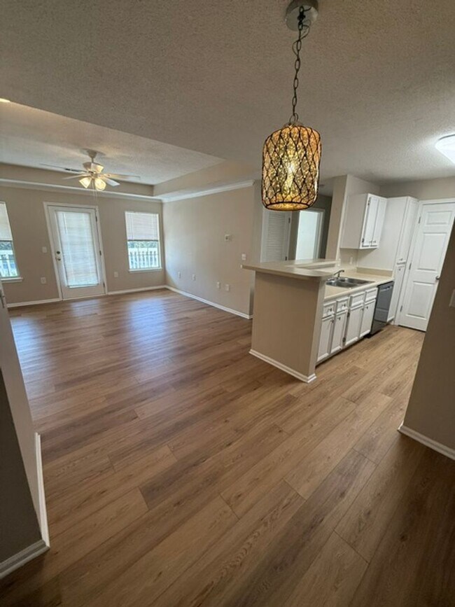 Building Photo - 50 Pebble Beach Cove