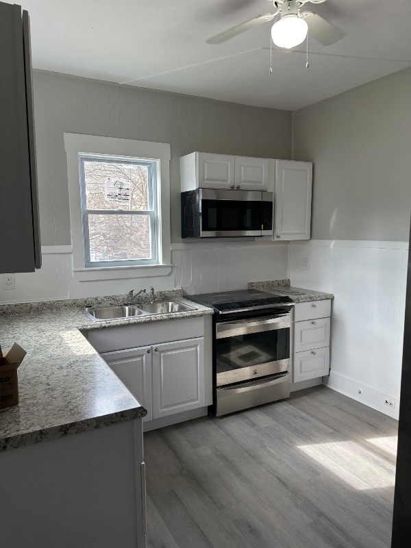 Building Photo - 401 E 15th St