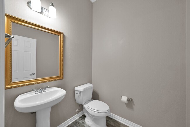 Building Photo - 9222 Sunlight Oak Ln