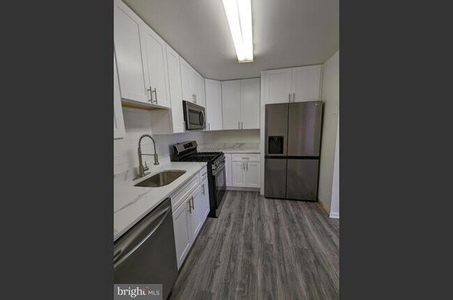 Building Photo - 9225 Bridle Path Ln
