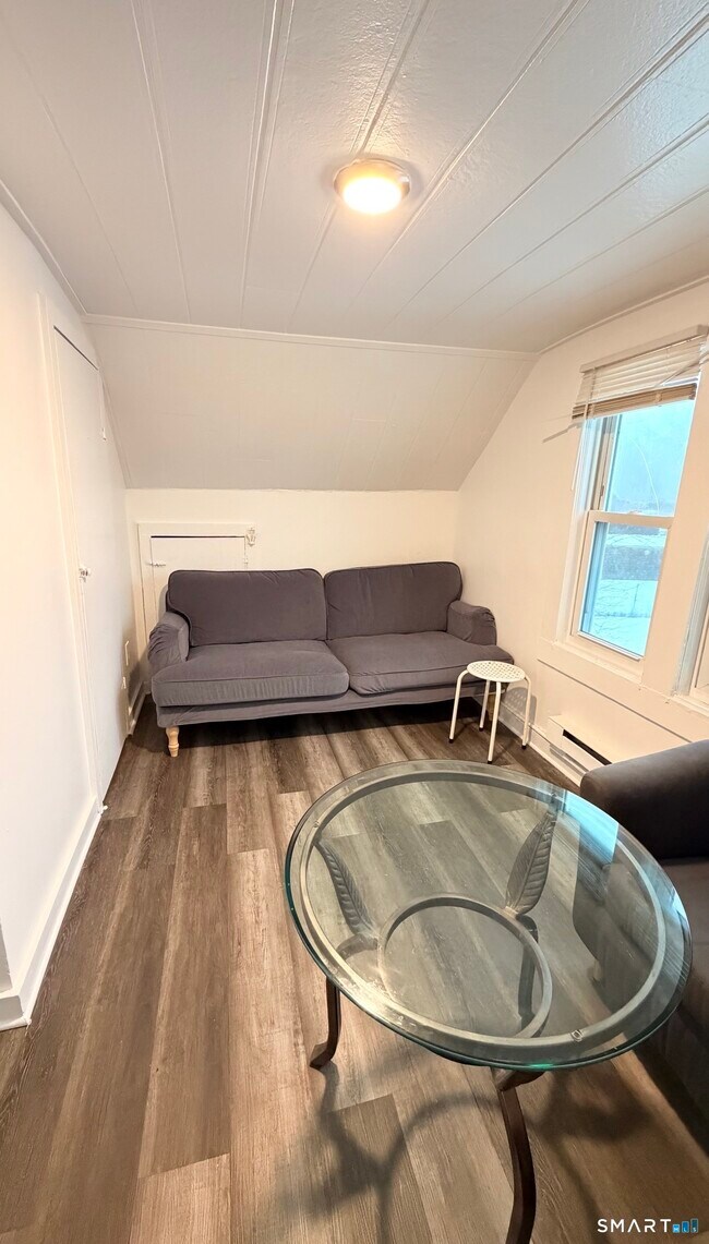 Building Photo - 316 Wilson St