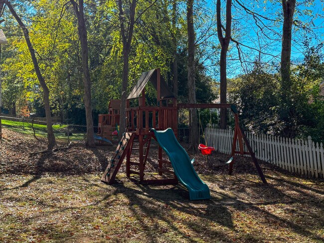 Building Photo - 7601 Bedfordshire Dr