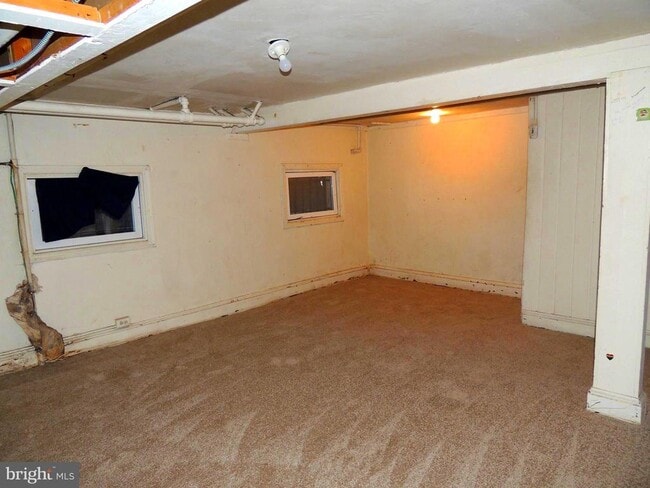 Building Photo - 1465 Girard St NW