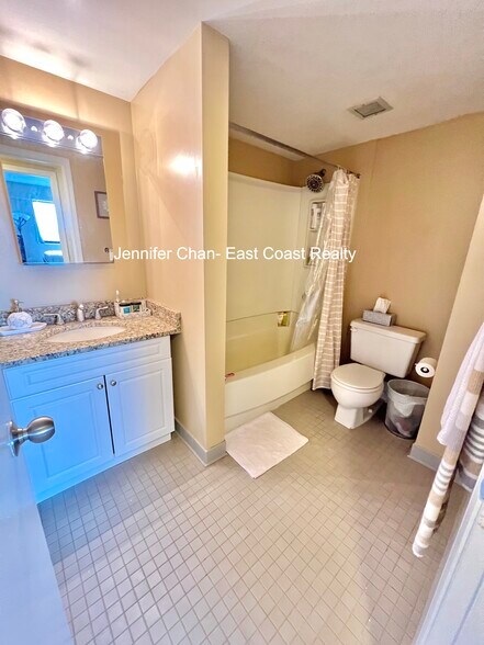 Building Photo - 15 North Beacon St