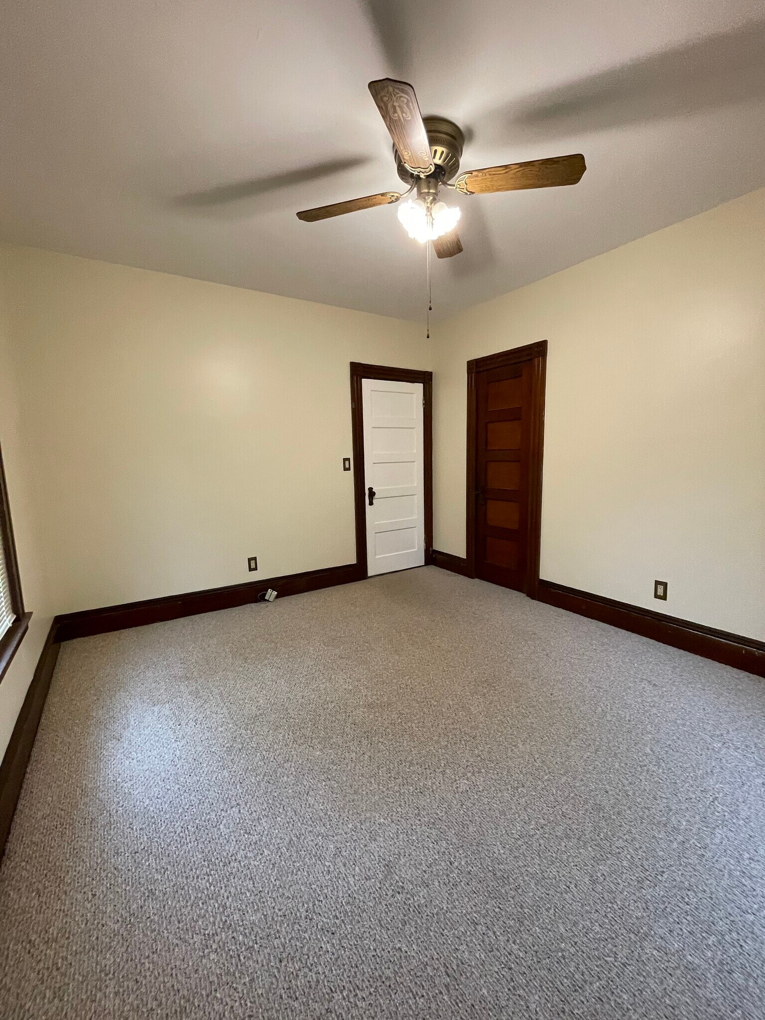 Center 2nd Room - 8 Woodland St