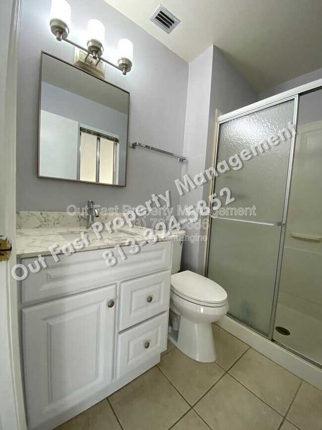 Building Photo - 2764 Kavalier Dr